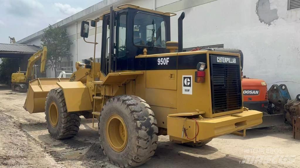 CAT 950 F Колесни товарачи