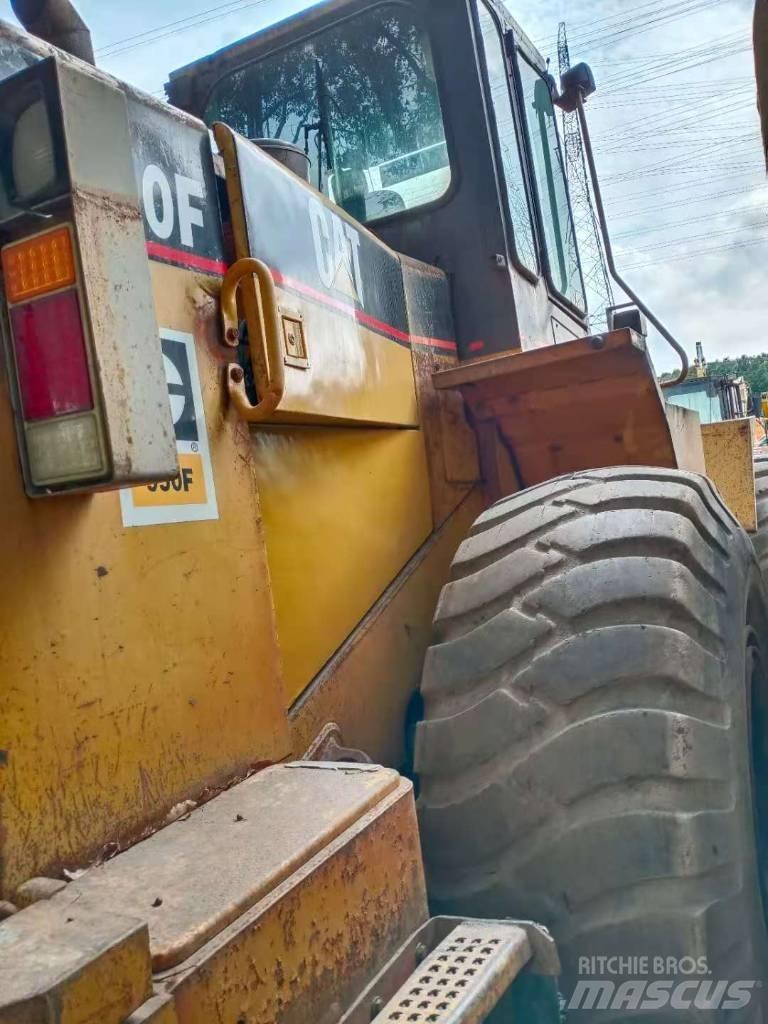 CAT 950 F Колесни товарачи
