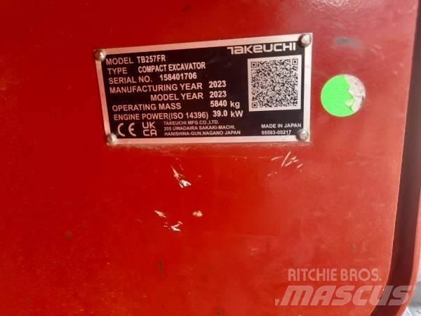 Takeuchi TB 257 FR Мини екскаватори < 7 т