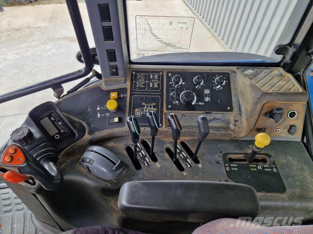 New Holland TM 150 Трактори