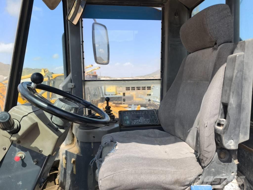 CASE 721 B XT Колесни товарачи