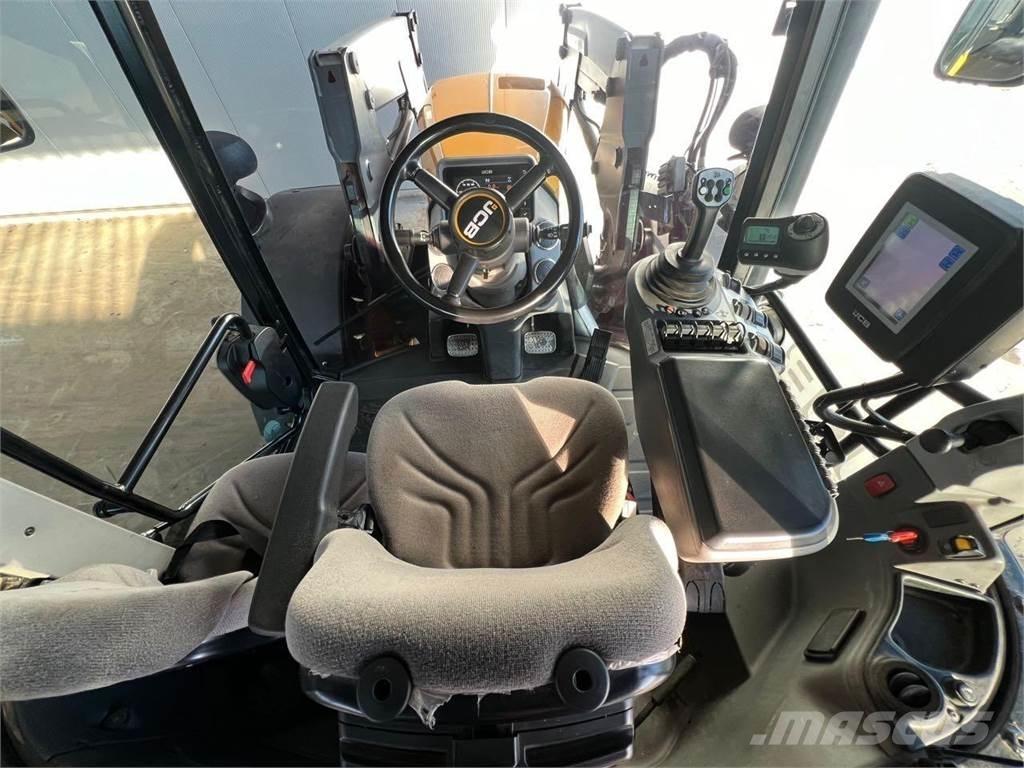 JCB Fastrac 4160 Трактори