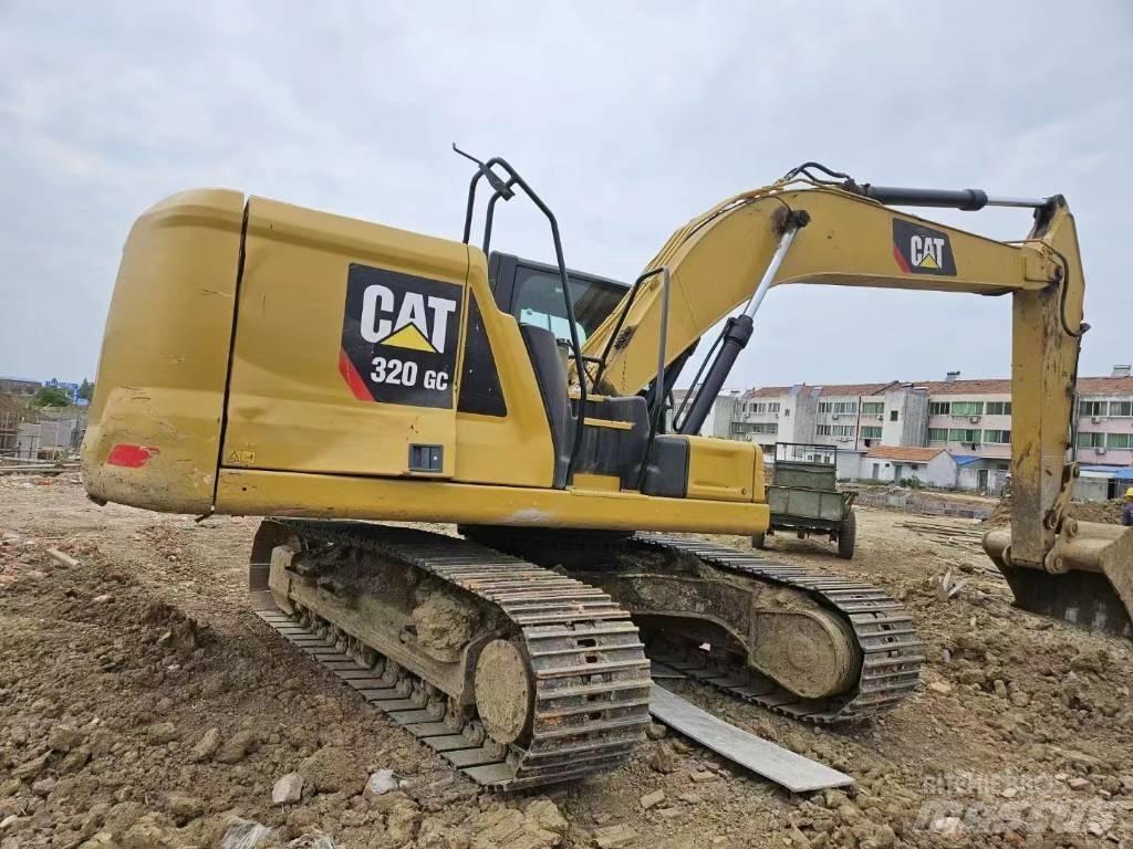 CAT 320 GC Средни екскаватори 7т - 12т