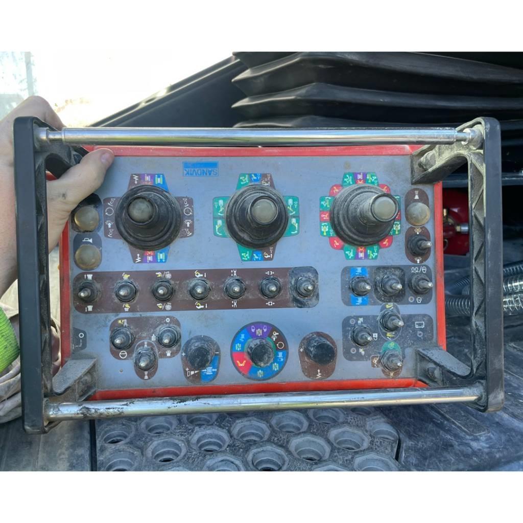 Sandvik DX800i Апаратура за повърхностна редова сеидба