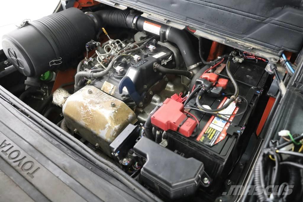 Toyota 40-8-FD-50-N Дизелови камиони