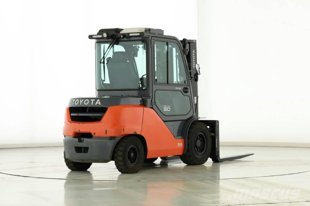 Toyota 40-8-FD-50-N Дизелови камиони