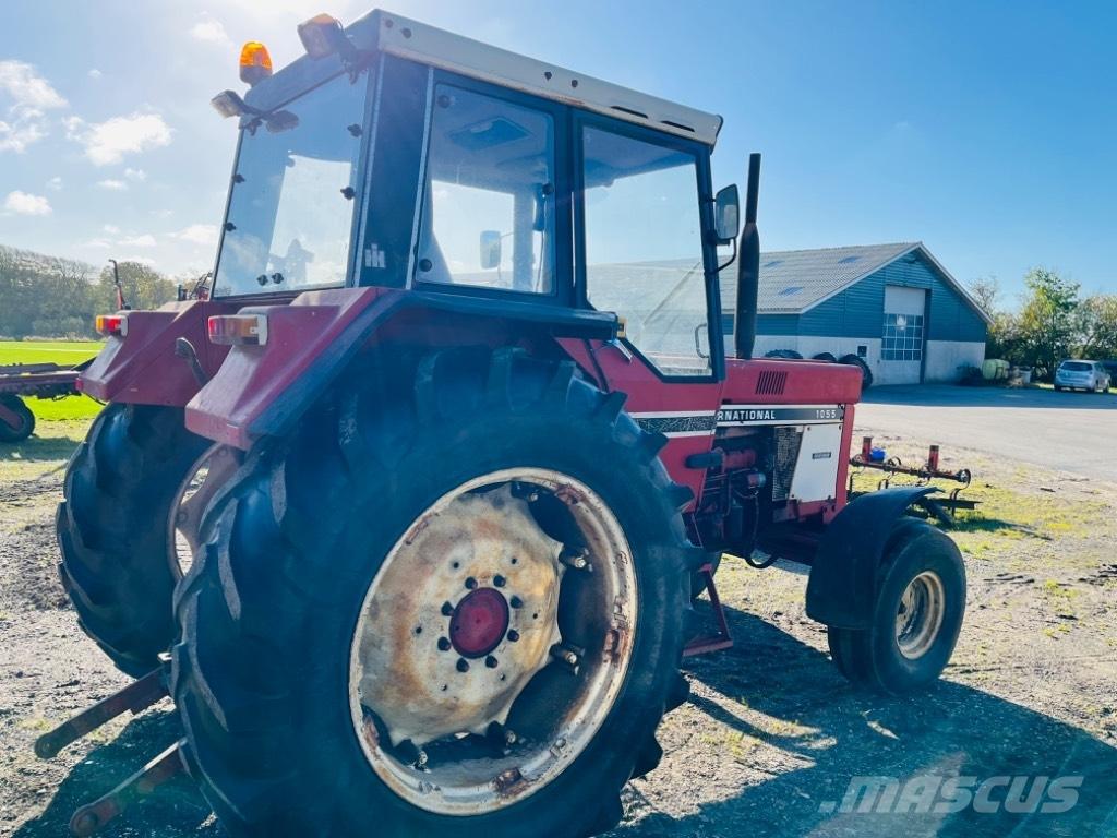 International 1055 Трактори