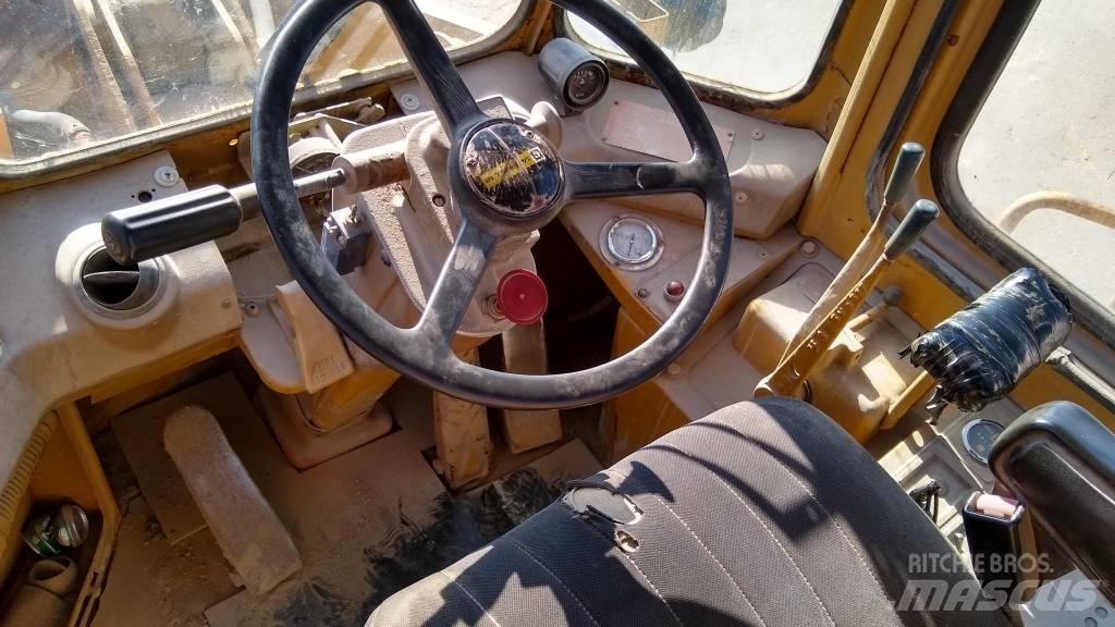 CAT 950 B Колесни товарачи