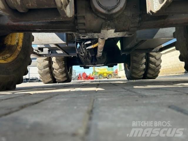 Mecalac 714 MW Колесни екскаватори