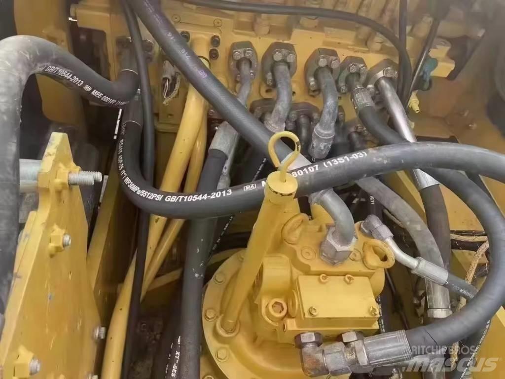 CAT 320 D Верижен екскаватор