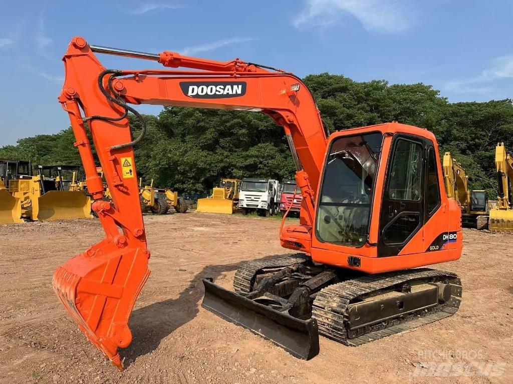 Doosan DH 80 Средни екскаватори 7т - 12т