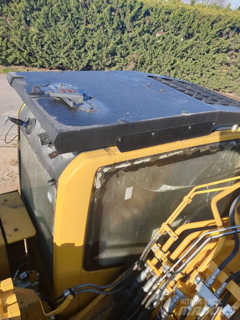 Komatsu PC490LC-11 Верижен екскаватор