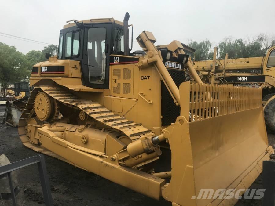 CAT D 6 R Верижни булдозери
