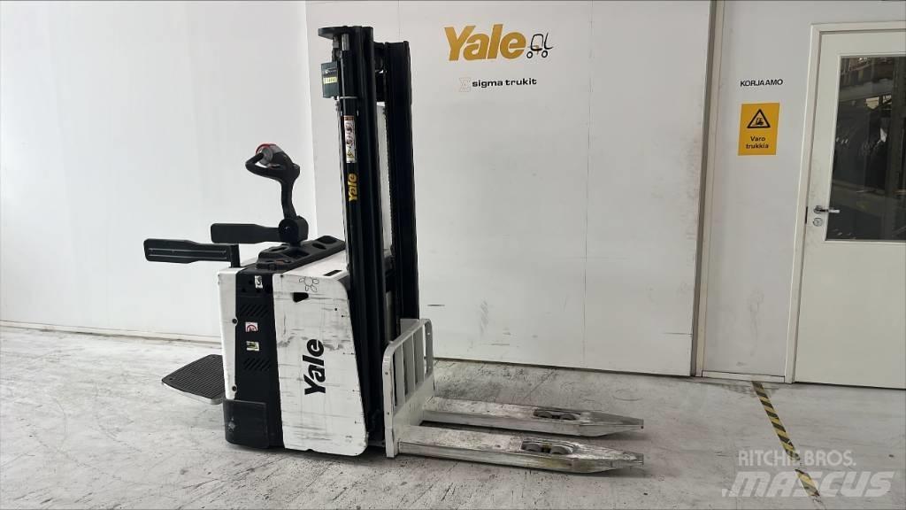 Yale MS15X Самоходни товарачи