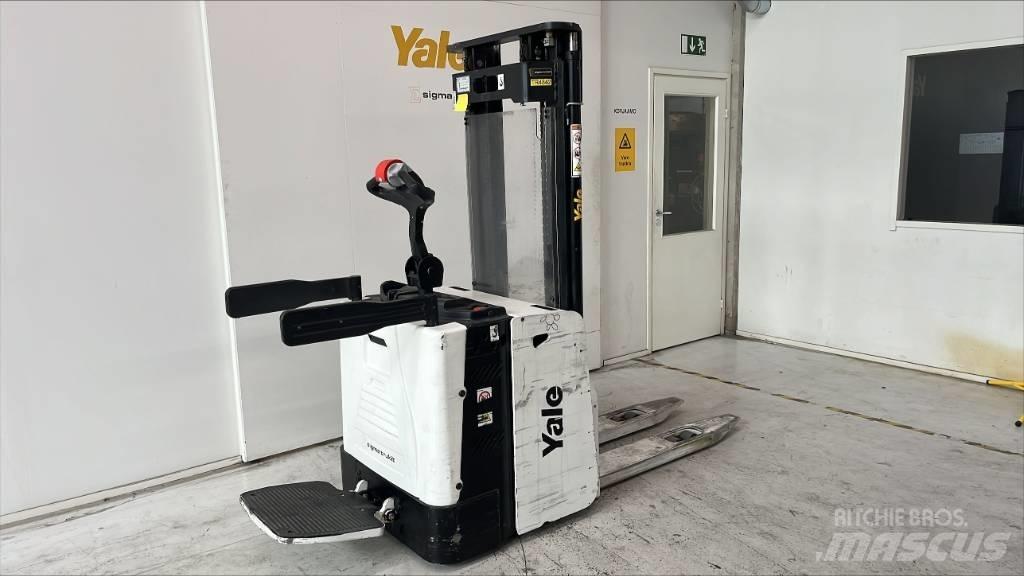 Yale MS15X Самоходни товарачи