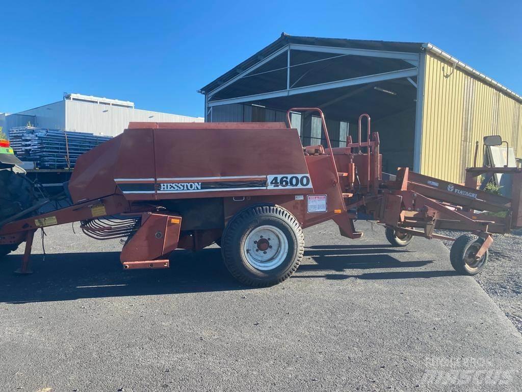 Hesston 4600 Балопреси квадратни

