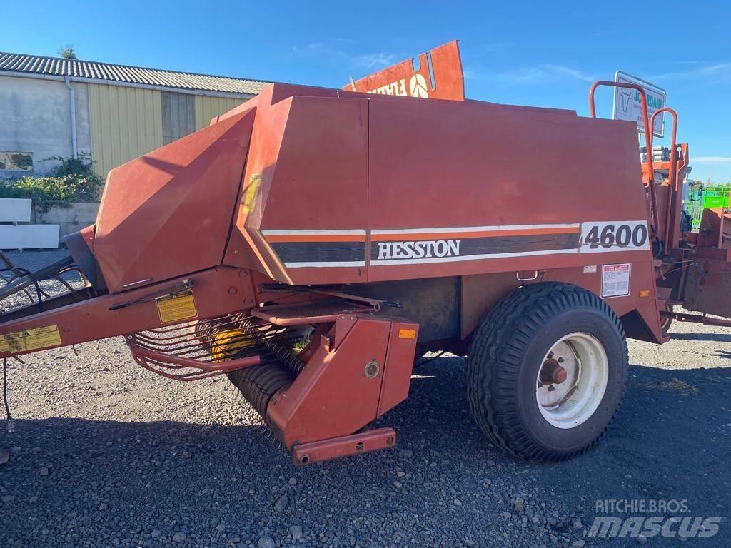 Hesston 4600 Балопреси квадратни
