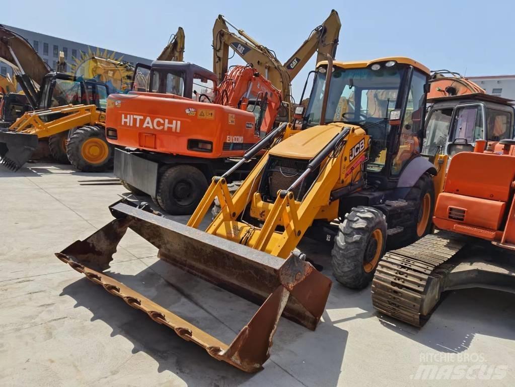 JCB 3CX Товарач със заден ексватор