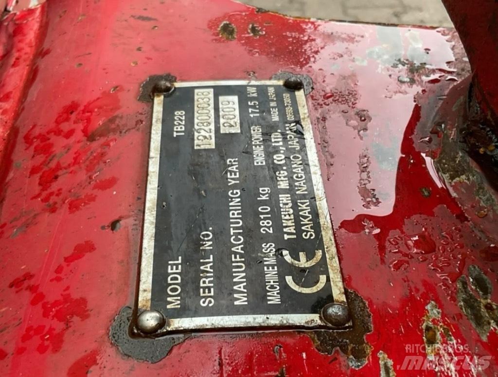 Takeuchi TB228 Мини екскаватори < 7 т