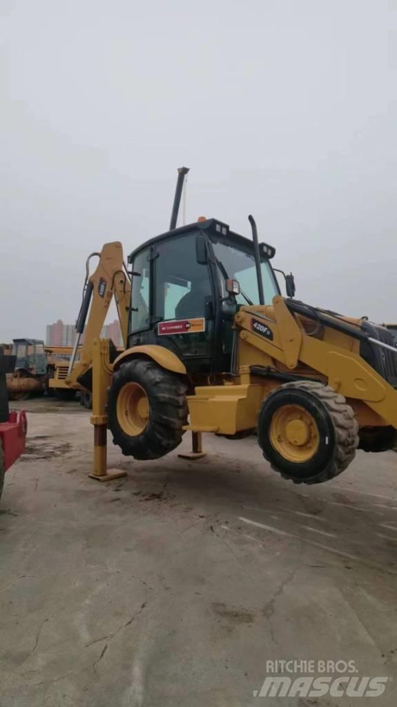 CAT 420 F Товарач със заден ексватор