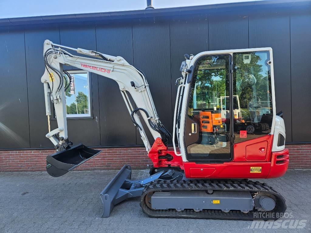 Takeuchi TB 240 Мини екскаватори < 7 т