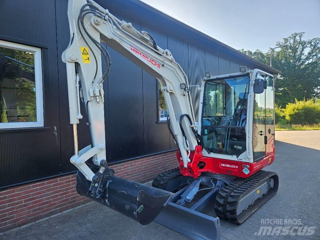 Takeuchi TB 240 Мини екскаватори < 7 т