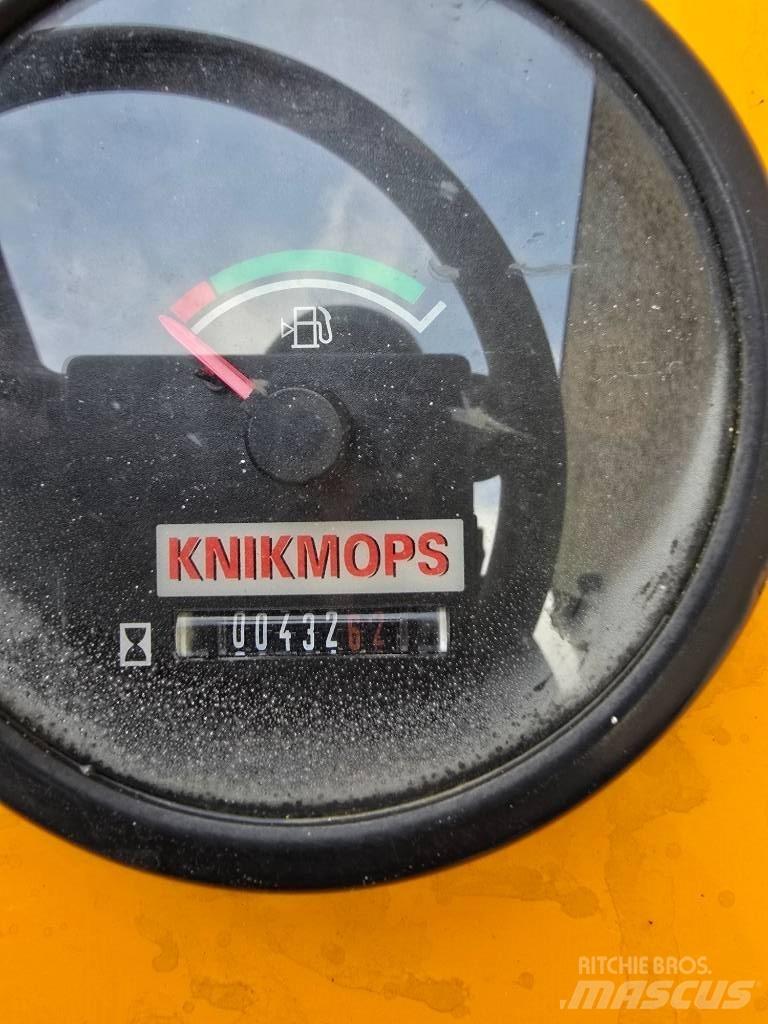 Knikmops 100 Колесни товарачи