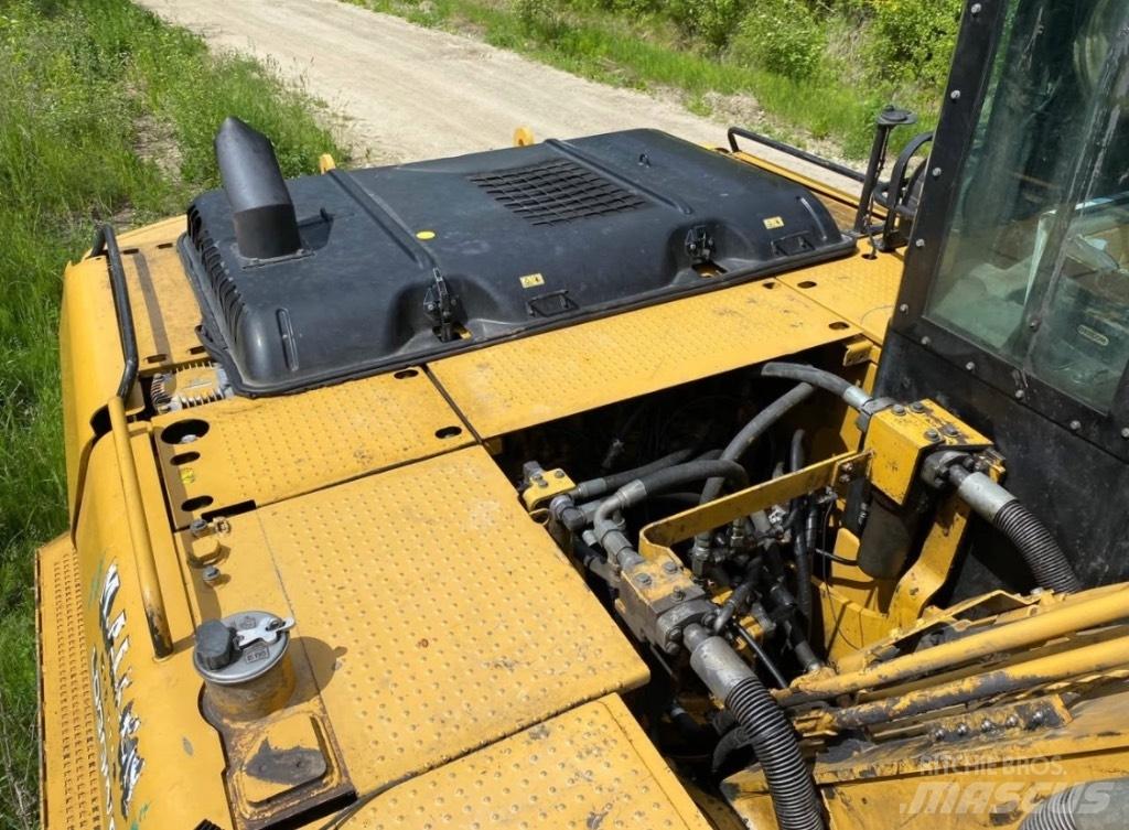CAT 320 D FM Товарачи с наклонена стрела
