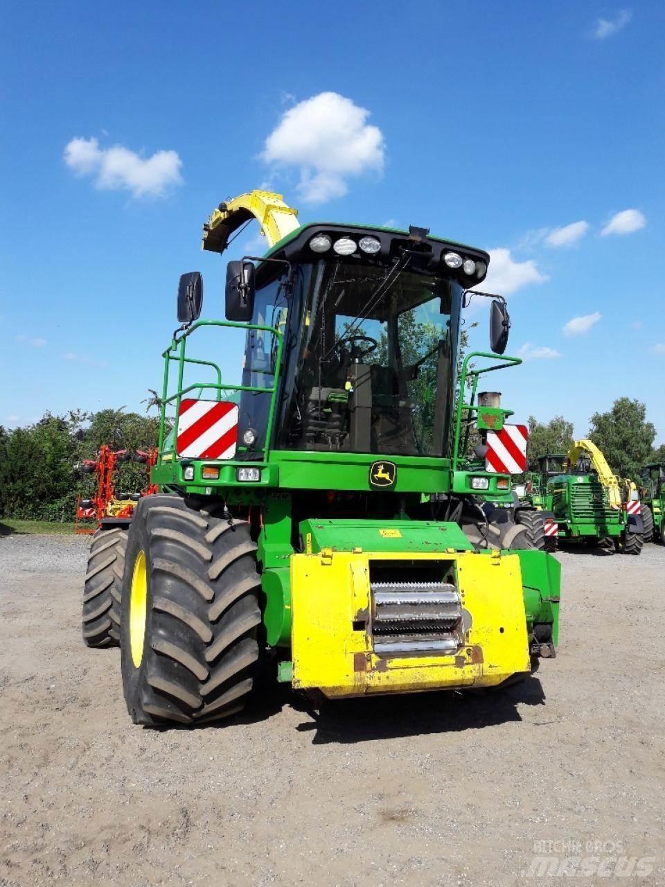 John Deere 7350 Самоходни фуражири