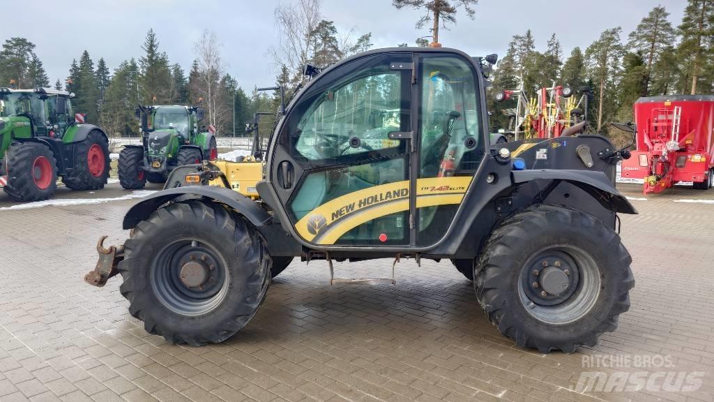 New Holland TH 7.42 Телескопични товарачи