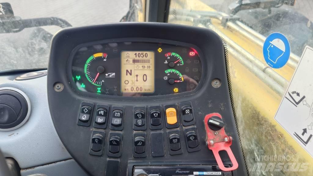 New Holland TH 7.42 Телескопични товарачи