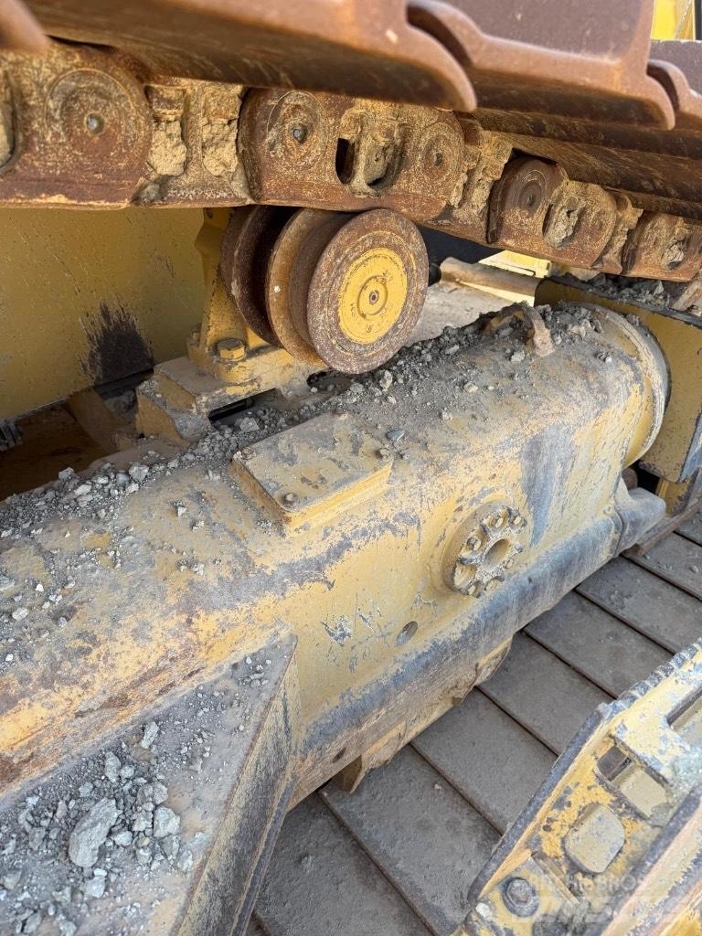 CAT D 6 T LGP Верижни булдозери
