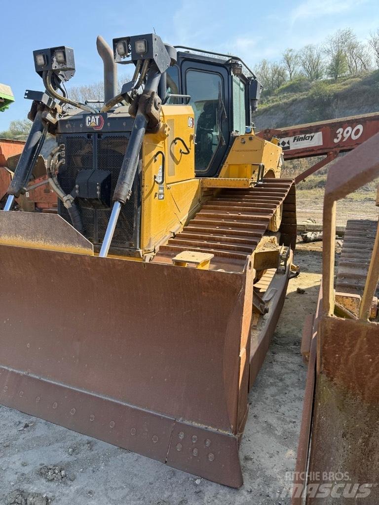 CAT D 6 T LGP Верижни булдозери
