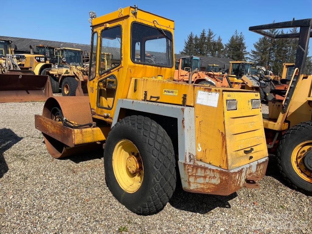 Bomag BW172 Еднобарабанни ролки
