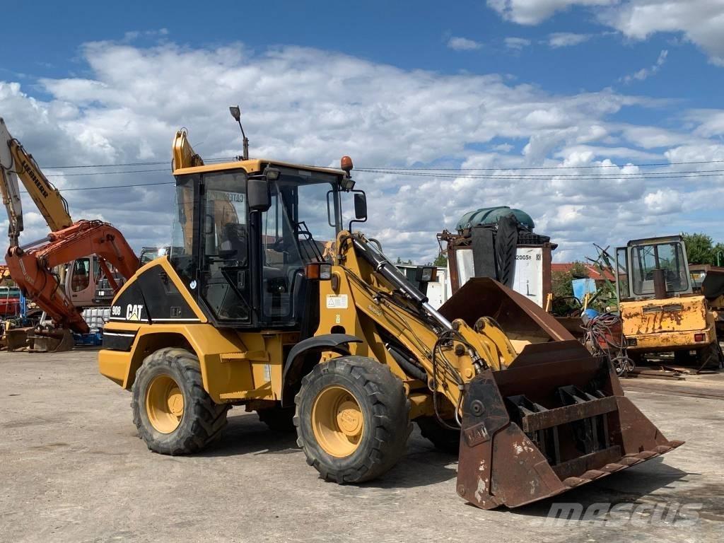 CAT 908 Колесни товарачи