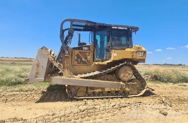 CAT D 6 R Верижни булдозери
