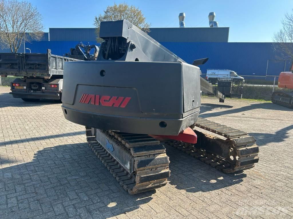Aichi SR 123 Телескопични повдигачи
