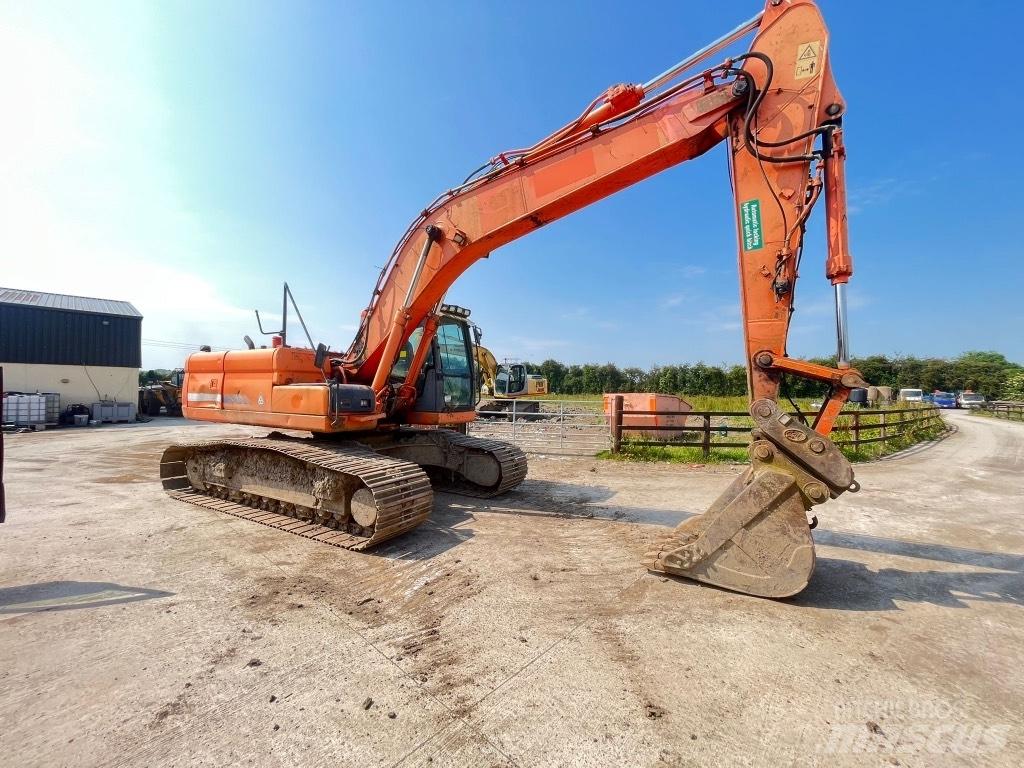 Doosan DX225 Колесни екскаватори
