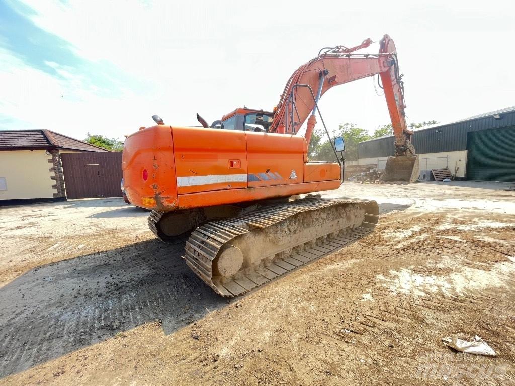 Doosan DX225 Колесни екскаватори