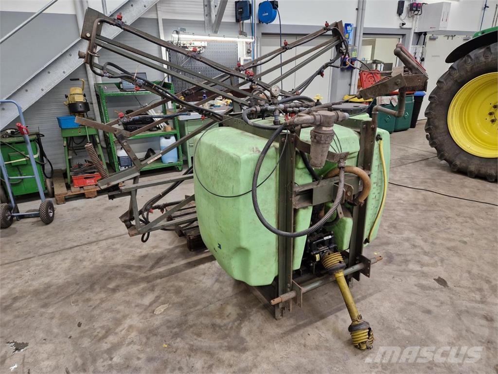 Tecnoma 800 Liter Прикачни пръскачки
