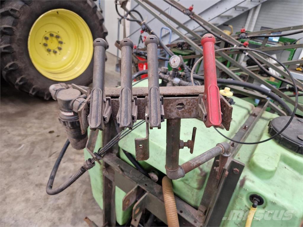 Tecnoma 800 Liter Прикачни пръскачки
