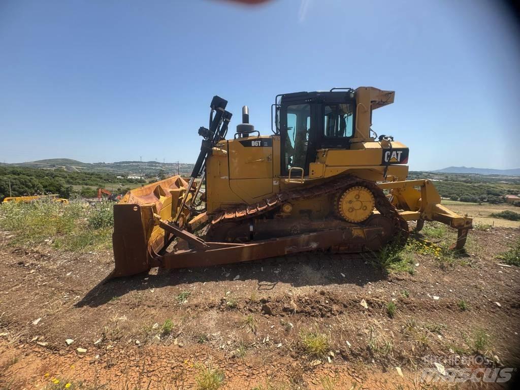 CAT D 6 T XL Верижни булдозери

