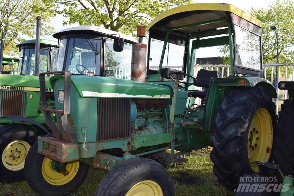 John Deere 2130 Трактори