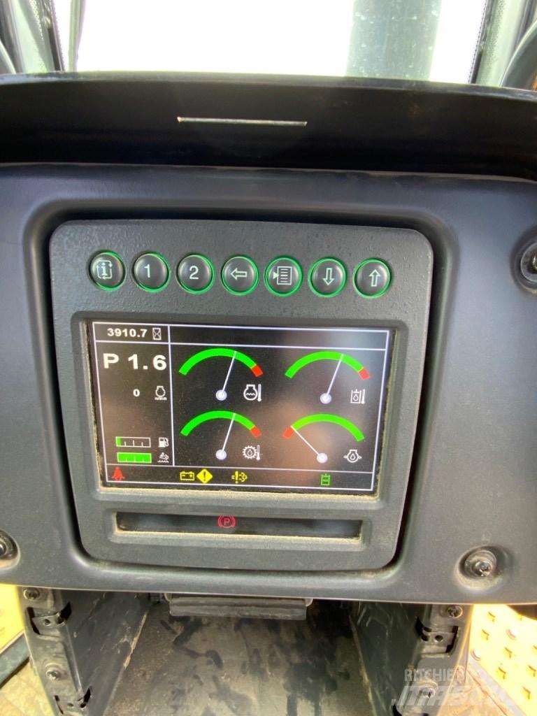 DEERE 750K Верижни булдозери
