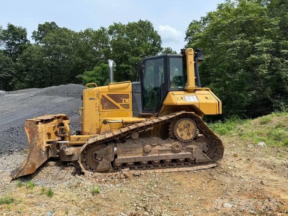 CAT D 6 N XL Верижни булдозери
