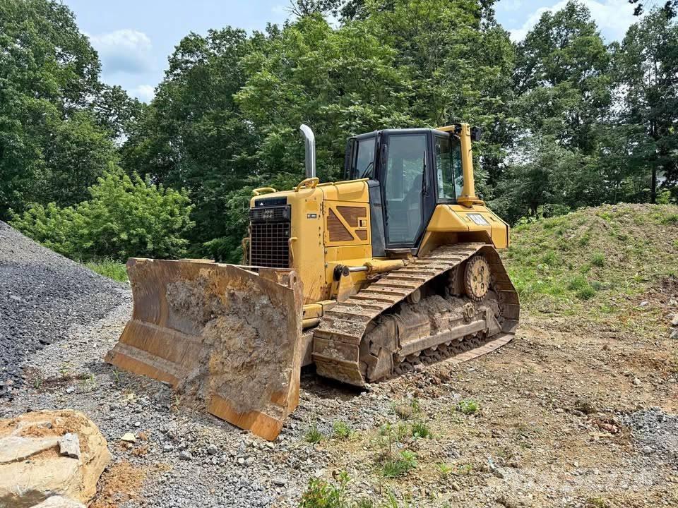 CAT D 6 N XL Верижни булдозери
