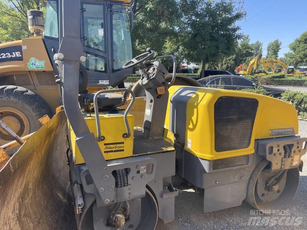 Dynapac CC 1250 Двойни барабанни ролки
