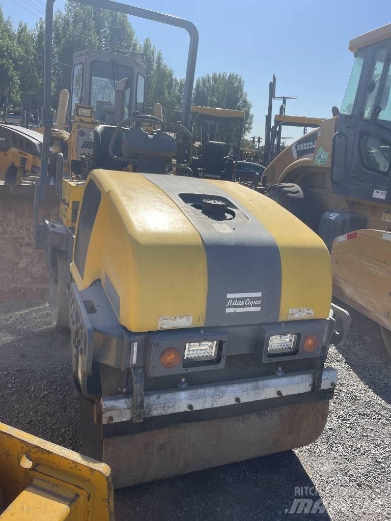 Dynapac CC 1250 Двойни барабанни ролки
