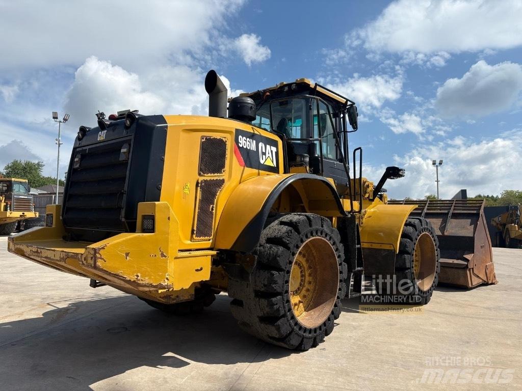 CAT 966 M Колесни товарачи