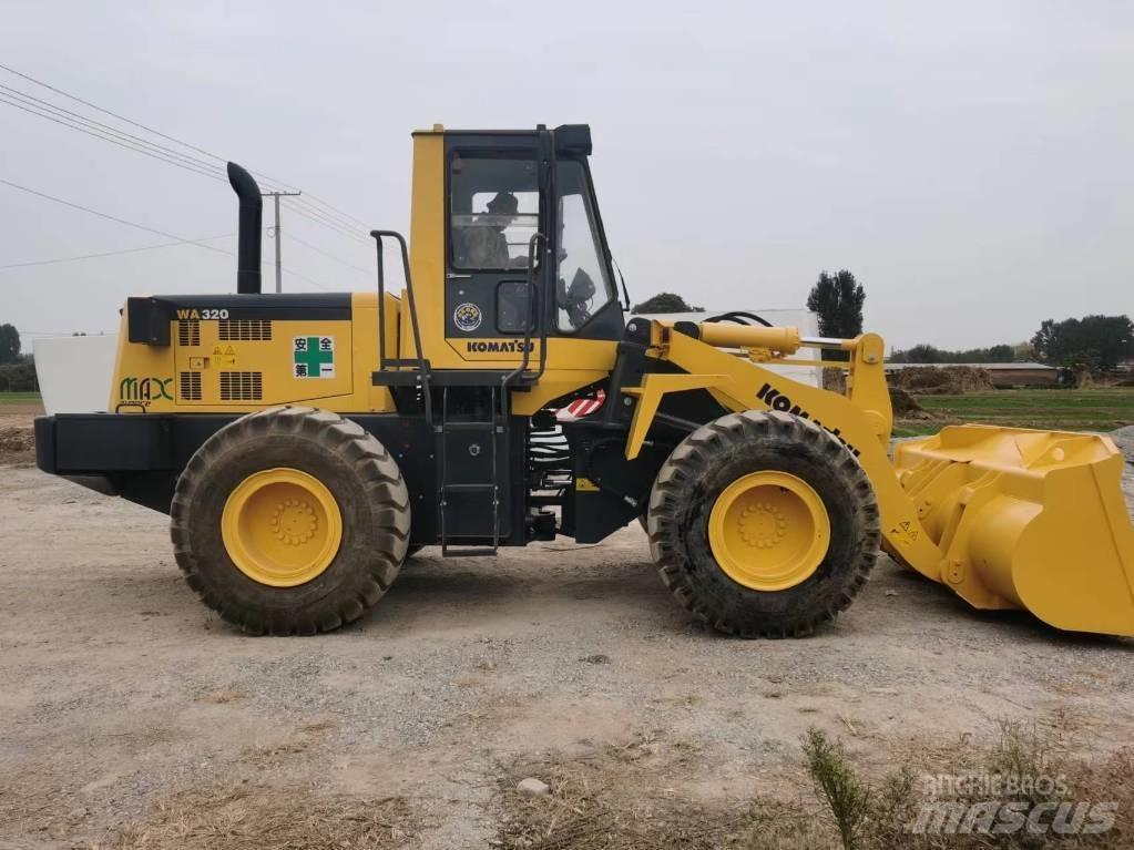 Komatsu WA 320-5 Колесни товарачи